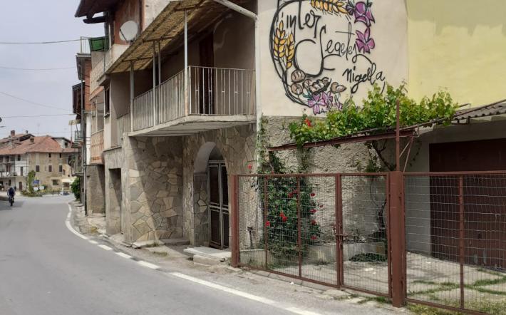 Niella Tanaro: terminati i murales del concorso “Tra pittura e pane”