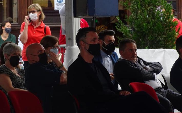 AmiCorti porta il tappetto rosso delle star in giro per la Granda