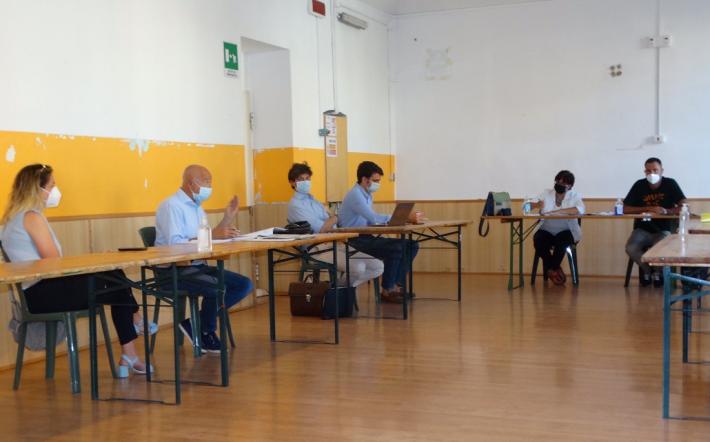 Monastero: la minoranza se ne va dopo la risposta del sindaco all’interrogazione sulla fibra
