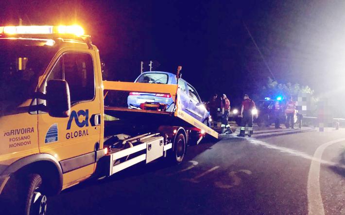 Mondovì: auto fuori strada sulla tangenziale, un ferito
