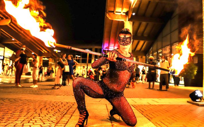Outlet Village, ‘Mov summer nights 2021’: arriva il misterioso mondo del circo