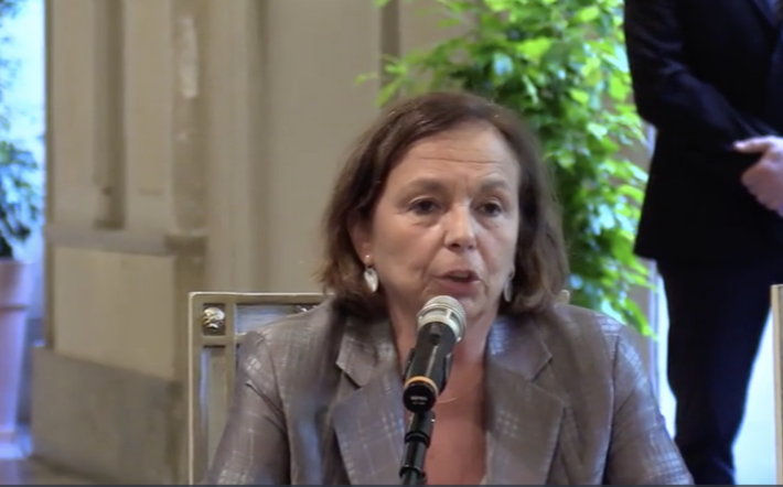 Green pass, il ministro Lamorgese: «I ristoratori non possono chiedere i documenti»