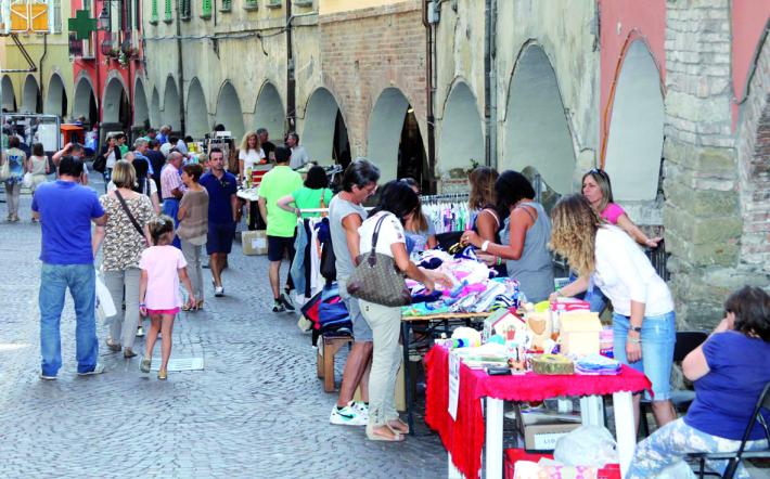 Ceva: sabato torna il "Desbarasuma" dei negozi