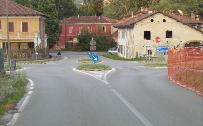 Da lunedì senso unico alternato sulla Fondovalle nei pressi della rotonda di via Stazione a Carrù