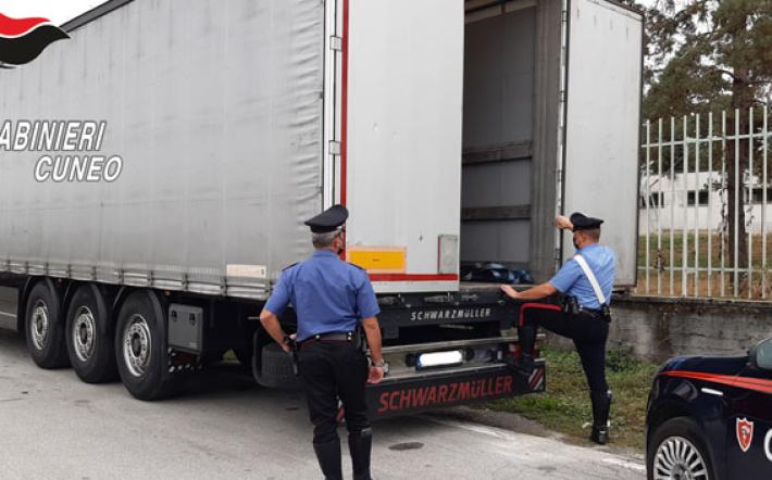 Mondovì: immigrati afghani e pachistani nascosto in un tir. Rintracciati dai carabinieri