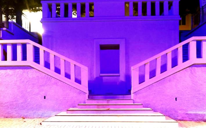San Michele: lo scalone diventa rosa per la campagna della Lilt