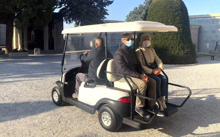 Nuovo servizio di cortesia al cimitero urbano: mini car elettrica sperimentale