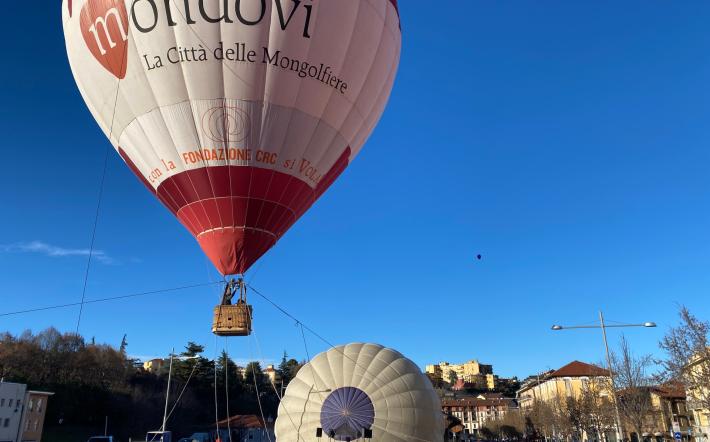 "Mondovivola" si fa e negozi aperti domenica. Rinviato al 30 aprile il “Silent event”, quando si spegneranno le “Luci a Piazza”