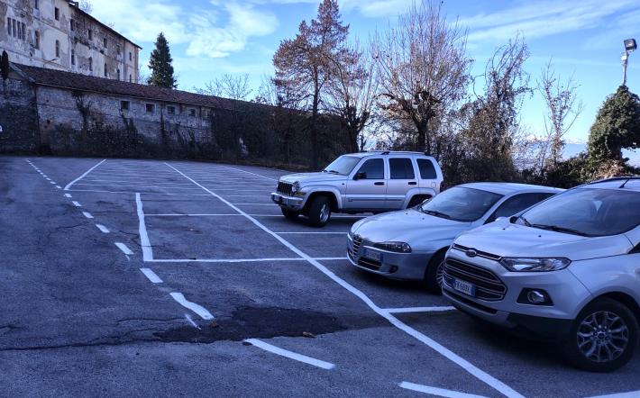 Parcheggi "selvaggi" a Piazza: 9 verbali dopo l'avvio di ztl ed isola pedonale
