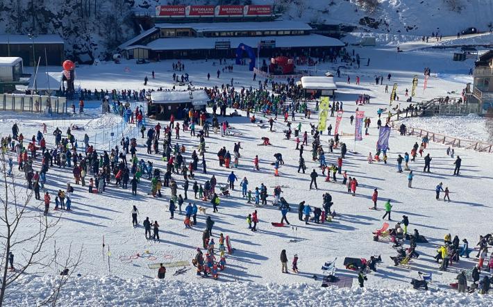 "We are the children": domenica 600 bambini per la pace sulle piste di Prato Nevoso