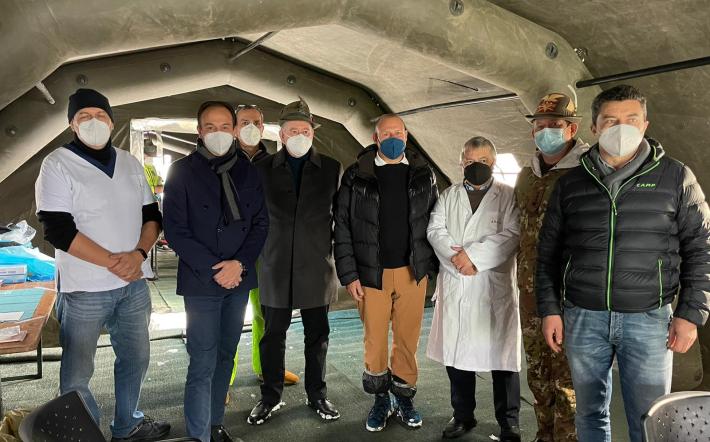 Vaccinazione sugli sci: a Prato nevoso la tensostruttura dell’Esercito
