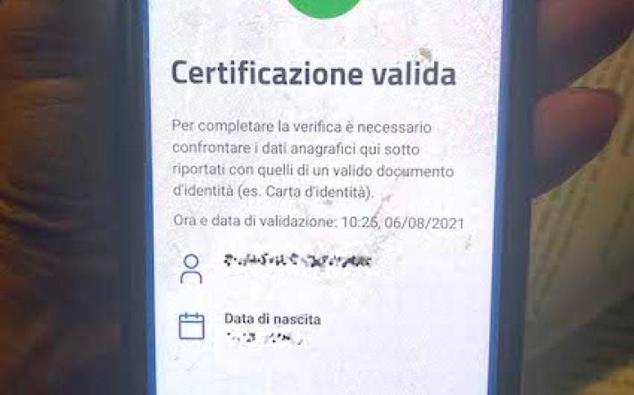 Verso il green pass anche dal tabaccaio. Le nuove misure dal 1° febbraio e dal 20 gennaio