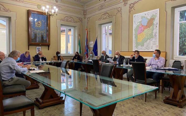 Vicoforte: passano tra le astensioni le linee guida sul servizio dei &ldquo;Nonni vigile&rdquo;