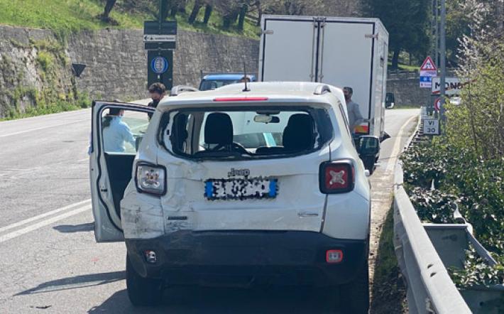 Mondovì: furgone e due auto coinvolte nel tamponamento sulla ss28
