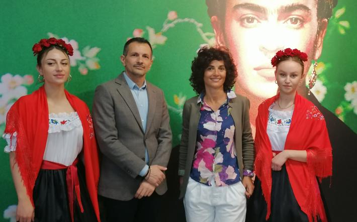 A Mondovicino un viaggio immersivo nella coloratissima arte di Frida Kahlo