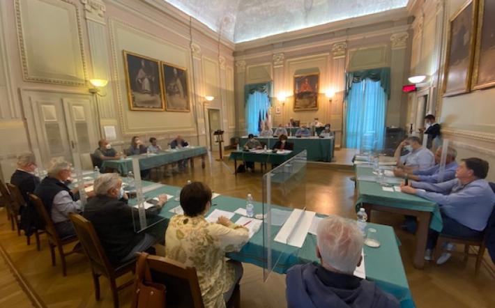 Mondovì, ultimo consiglio comunale “dell’Era Adrianea”