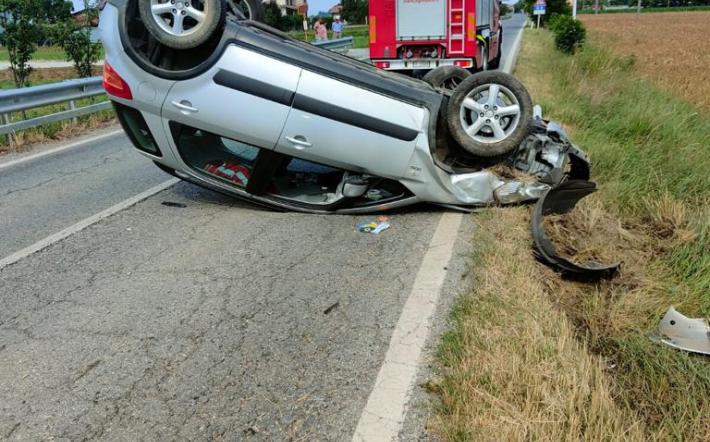 Incidente ai Trucchi, fra Margarita e Morozzo, conducente lo ettaro dalle lamiere dai vigili del fuoco 
