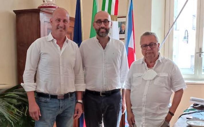 Mondovì: il sindaco Luca Robaldo riceve Enrico Rosso ed Enrico Ferreri