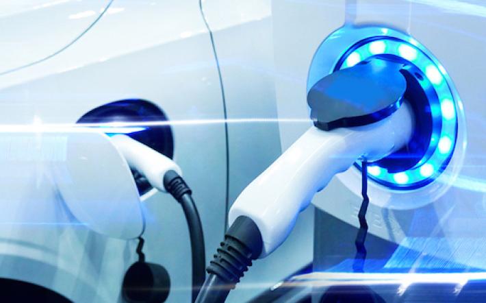 Mondovì, si piazzano colonnine per i veicoli elettrici: attenzione ai divieti di sosta