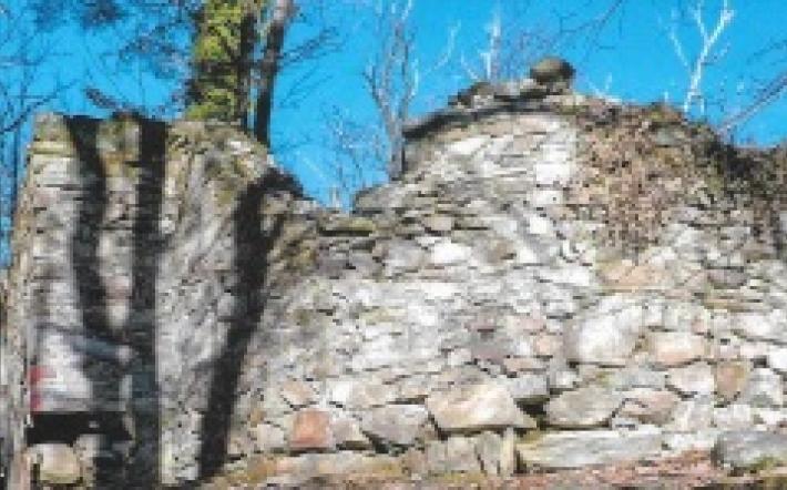 A Chiusa Pesio un gruppo per “salvare” i ruderi della cappella di Sant’Andrea