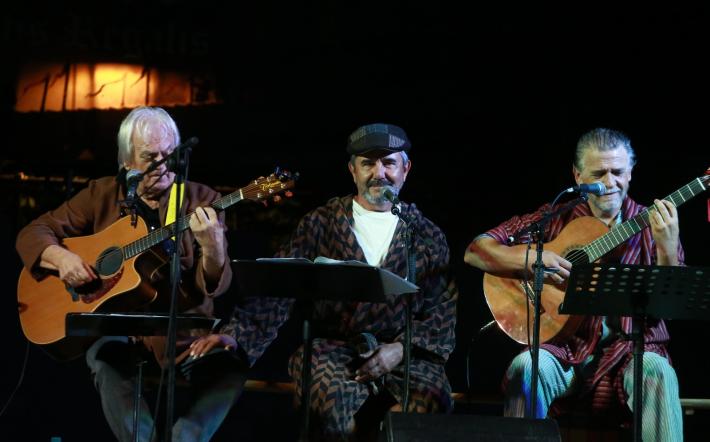 “Bocce Quadre”: gli auguri pensando al Sacra Famiglia, spettacolo benefico al Teatro Bertola
