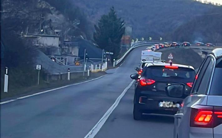 Val Tanaro, rientro dal ponte: tornano le code sulla statale 28