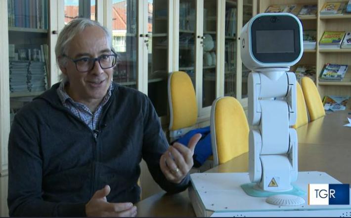 Carrù: il robot didattico ora ha un nome e... va in tv!