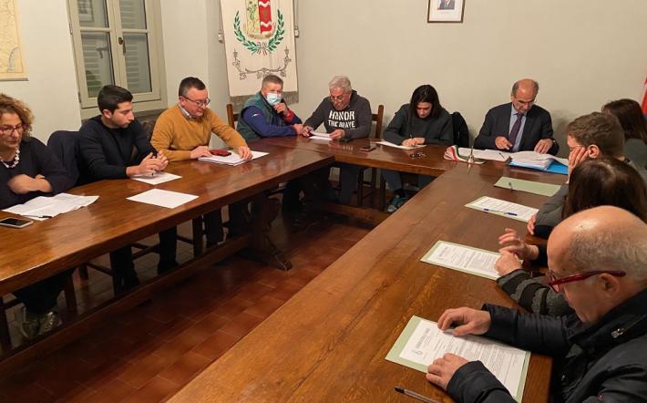 Niella Tanaro: via libera al bilancio, nel 2023 la nuova struttura coperta in piazza Giondo