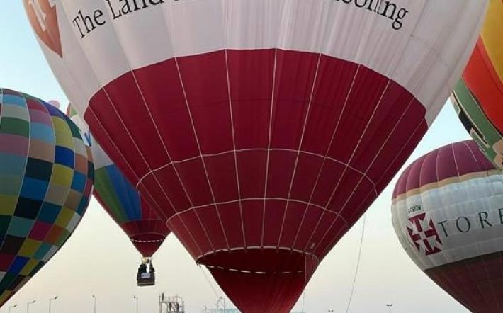  Mondovì vola in Qatar: primo decollo. Sindaco Robaldo e assessore Botto: “Un’emozione rappresentare l’Italia”