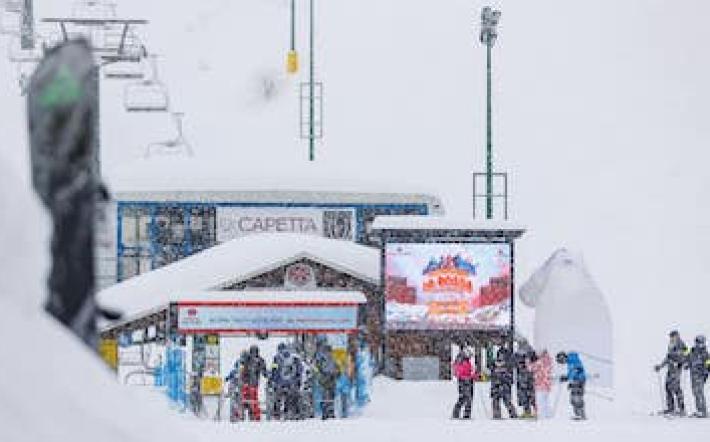 Un metro di neve: ossigeno per la montagna che punta allo sci fino a Pasqua