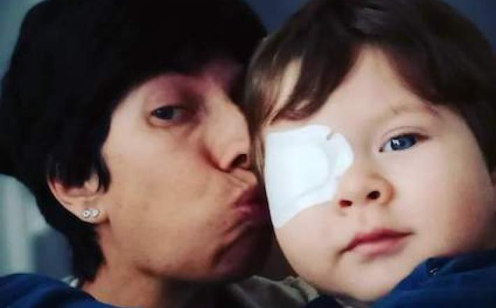 «L’occhio del mio Leonardo non vede perché manca il marchio Ce nella confezione della lente a contatto»