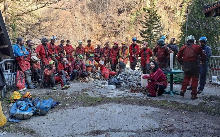 “Puliamo il buio” nella Grotta di Bossea: ripulito il tratto non turistico
