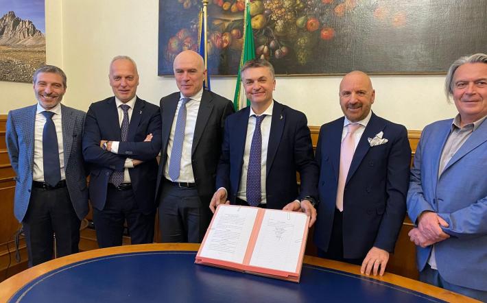 Strada alta ex militare del col di Tenda: siglata la convenzione per l’esecuzione degli interventi di manutenzione per 1,8 milioni di euro