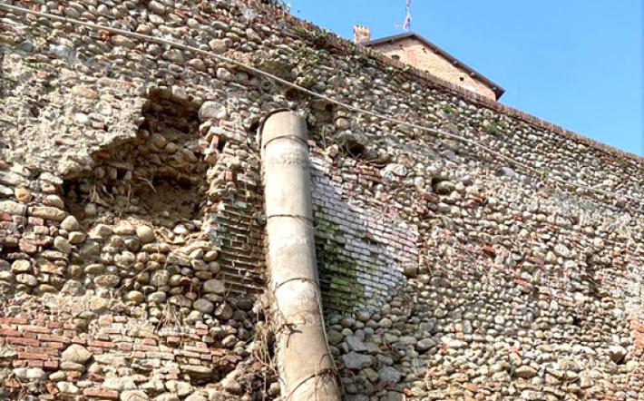 Mondovì, via Marchese d’Ormea chiusa da giovedì. Ancora problemi di deterioramento del muro storico