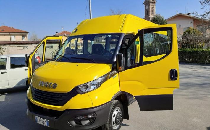 Margarita: è arrivato il nuovo pulmino della scuola