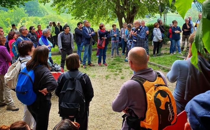 Landandè: in 150 alla passeggiata sul petalo di Mondovì