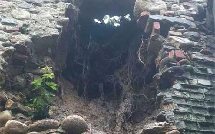 Il “buco” nei bastioni di via Marchesi d’Ormea