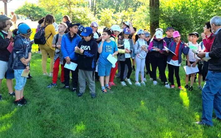 Le classi quarte della primaria di Ceva in visita “All’Alveare”