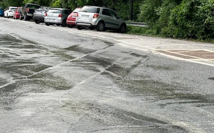 Mondovì: si chiude via Aldo Moro nel pomeriggio per la perdita d'acqua