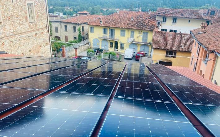 San Michele: piazzati i pannelli fotovoltaici sul Municipio