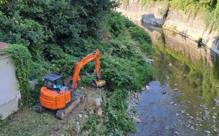 Mondoví, pulizia del torrente Ellero. Sindaco Robaldo: “Avviati gli interventi, seconda tranche di lavori nell’anno”