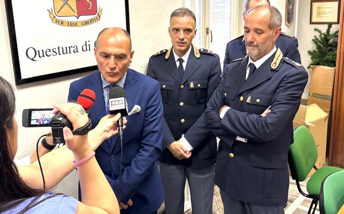 Due titolari di "Bed and breakfast" denunciati dalla Questura: non hanno comunicato né l'inizio di attività, né l'identità degli ospiti. Sanzione e denuncia penale