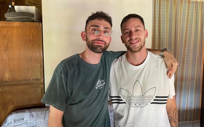 Michele e Lorenzo, due giovani chiusani nella cucina di un ristorante stellato a Parigi