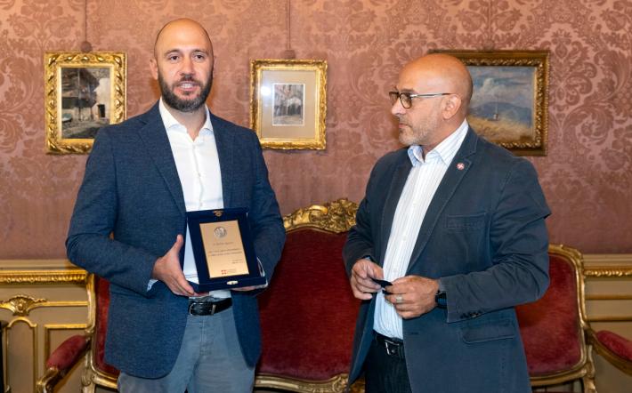 Il presidente del Consiglio regionale premia il monregalese Mattia Aguzzi