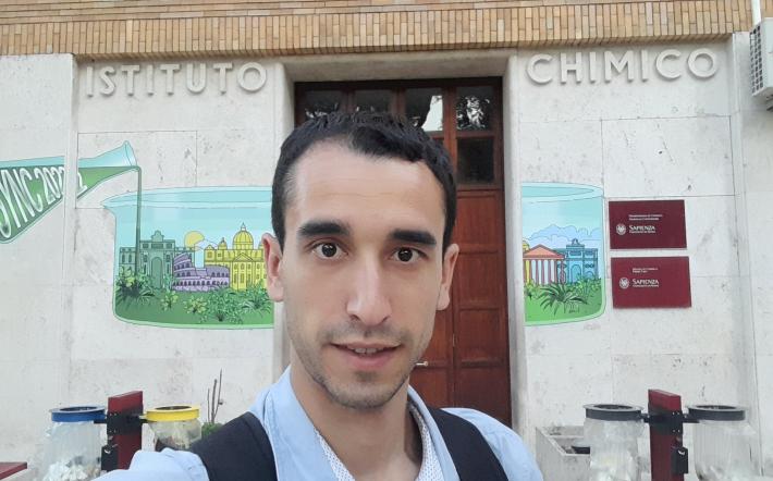 Il docente monregalese Alessandro Piovano protagonista al Nuovo per parlare di “plastiche”