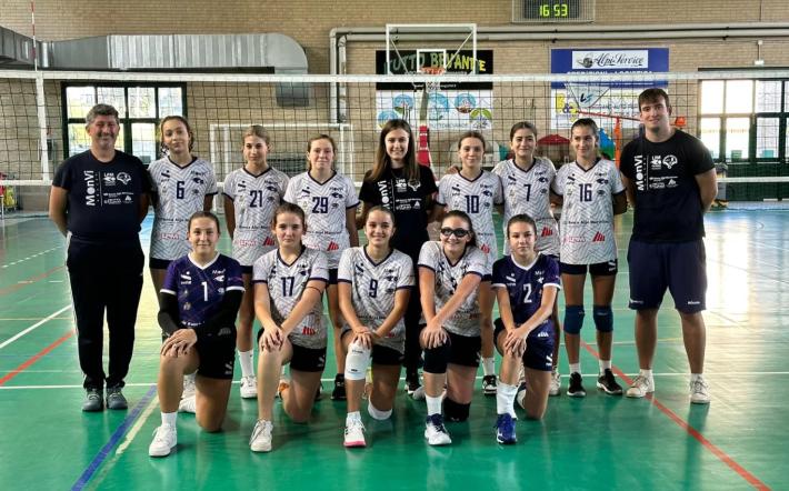 La formazione Under 16 della Mon.Vi. Bam Lpm Verde dei coach Roà e Verra