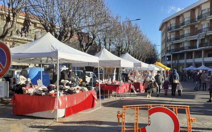 Carrù: domenica torna il Mercatino di Natale in piazza Perotti