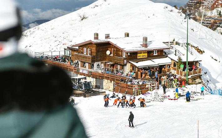 Inverno anomalo, le stazioni attendono la neve.  Poche piste, si scia ad Artesina e Prato Nevoso. Attesa per le altre