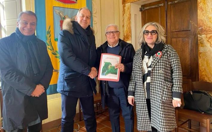 Maxi invaso Serra degli Ulivi a Pianfei: Bongioanni, Pulitanò e Ciaburro consegnano il dossier al sottosegretario La Pietra
