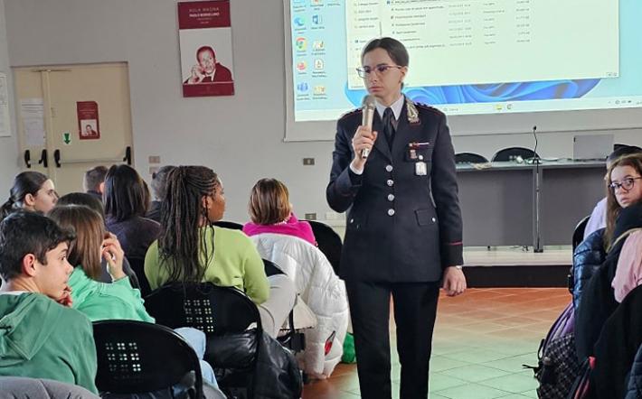 Mondov&igrave;: &ldquo;Le parole fanno pi&ugrave; male  delle botte&rdquo;,&nbsp;scuole e carabinieri contro bullismo e cyberbullismo